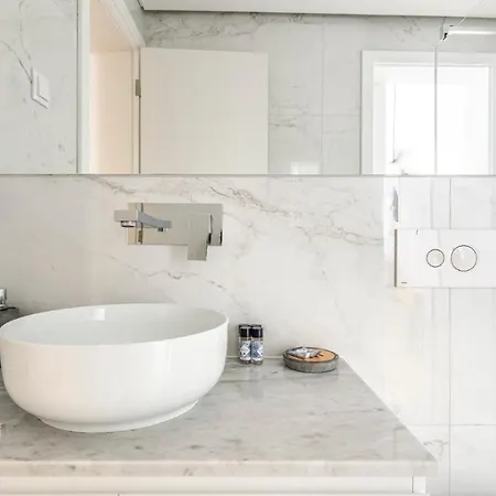 Apartamento Plum Guide - Dino Tropic Lisboa